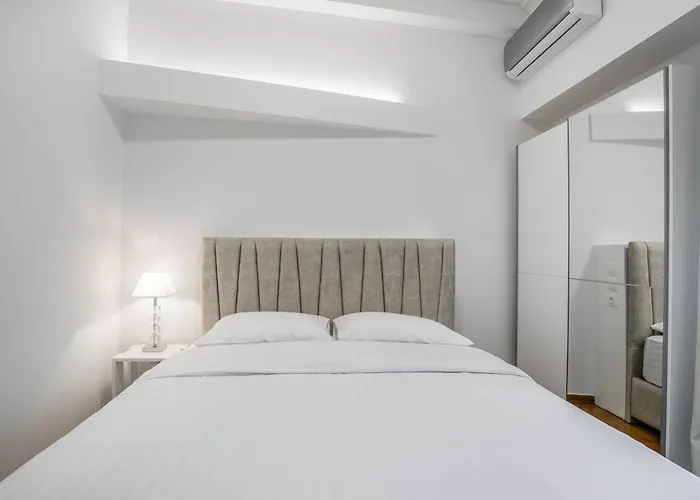 Acropolis Museum Apartment - New